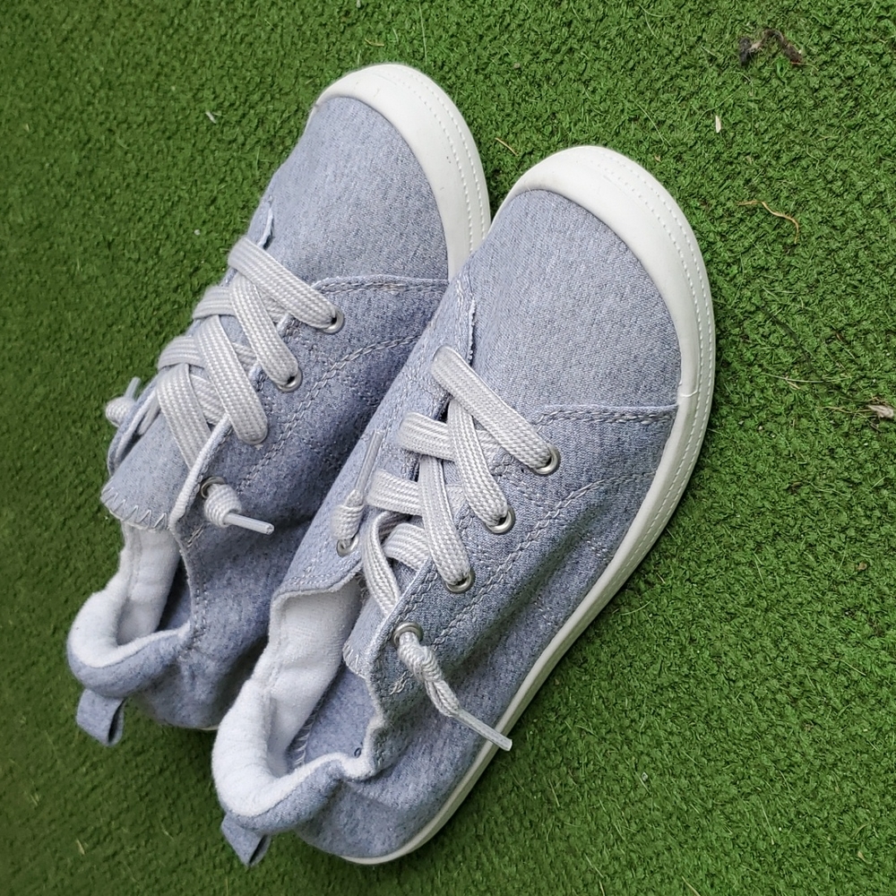 Size 8M Ladies Scrunch Shoes, Heather Grey, Maurices.